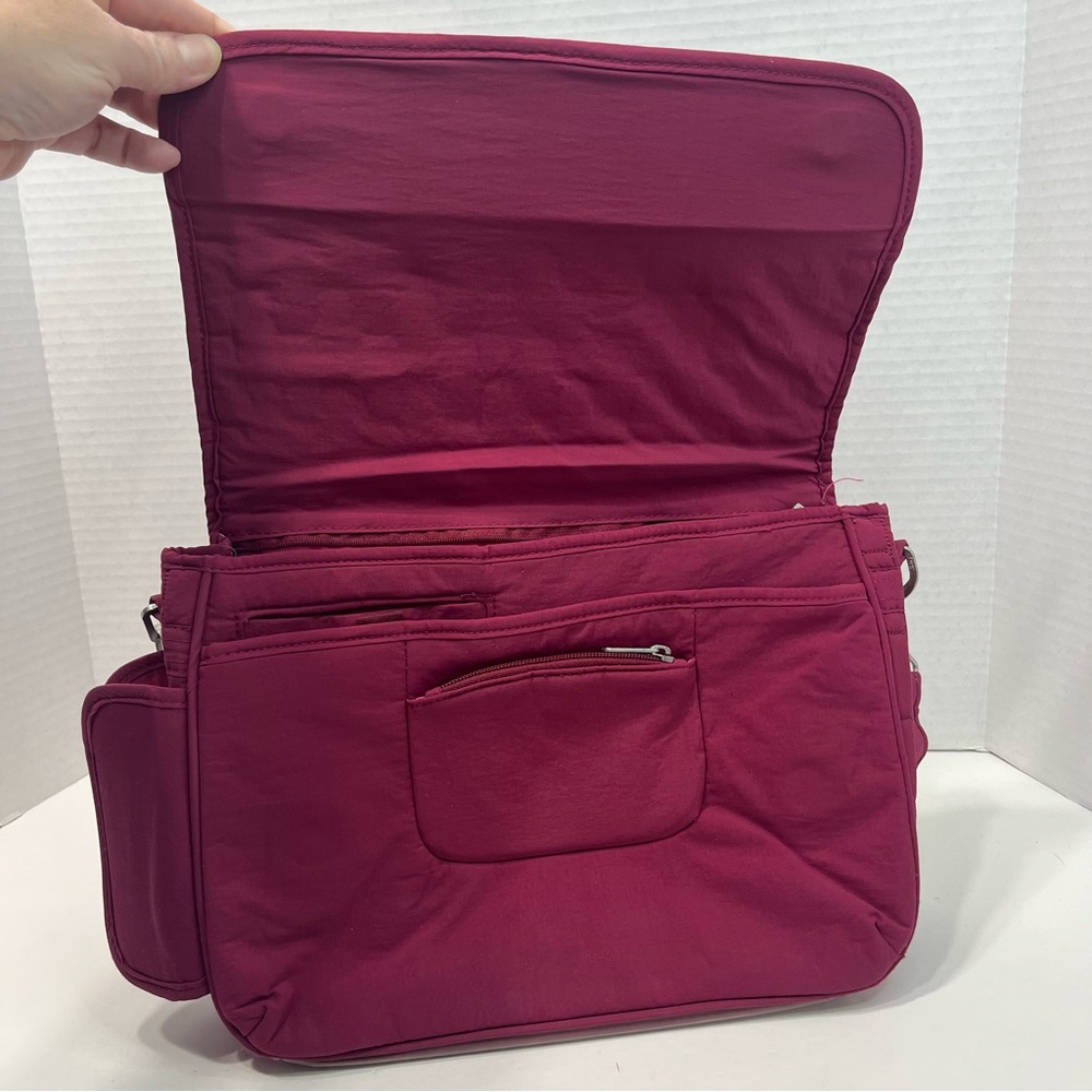 LUG Quilted Crossbody purse bag - Picture 10 of 15